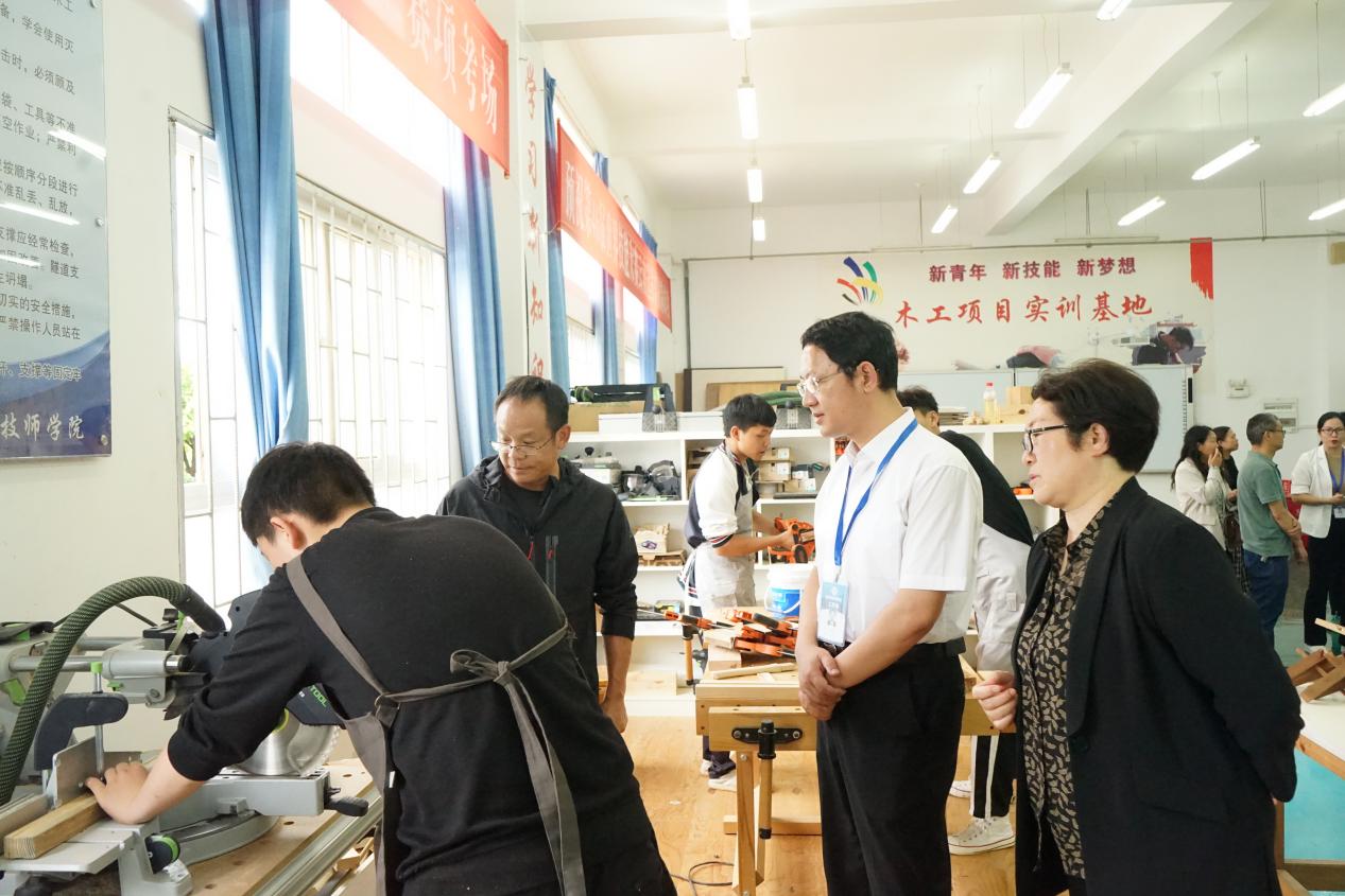 临沧技师学院到我院学习交流