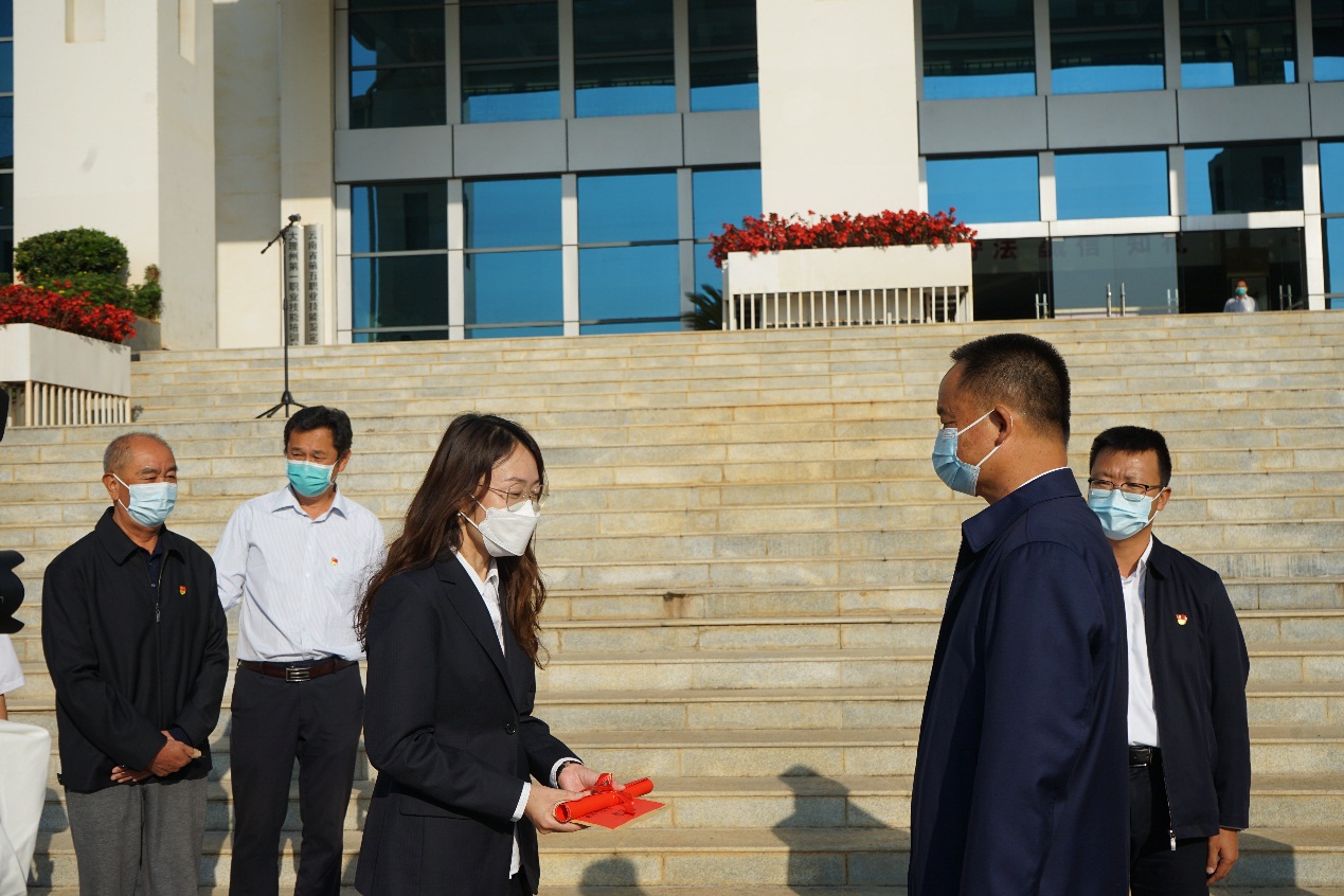 州委、州人大、州政协到学院进行教师节慰问